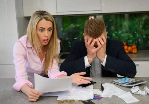 Mąż wziął kredyt za moimi plecami. Bank twierdzi, że odpowiadam połową.” — pisze Joanna [LIST]