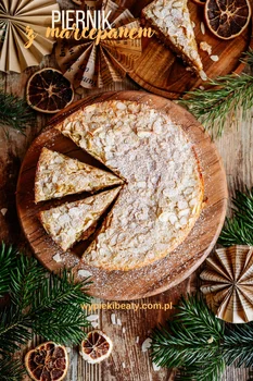 Ciasto piernikowo-migdałowe - prosty przepis