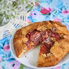 Keto galette z rabarbarem i frangipane - moderncavegirl.pl