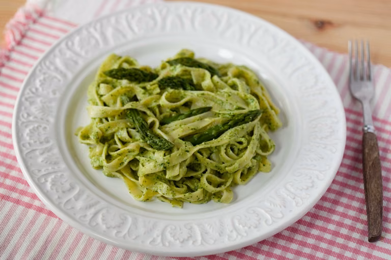 Makaron z pesto ze szparagów