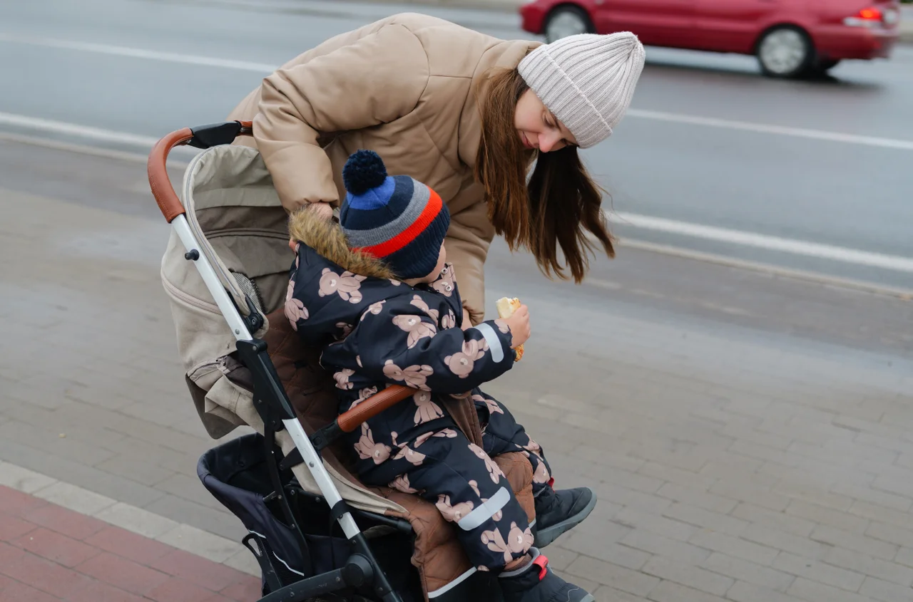 Uwaga! Świadczenie 800 plus może wygasnąć, a ZUS cofnie wypłaty! Rodzice muszą pamiętać o tych warunkach