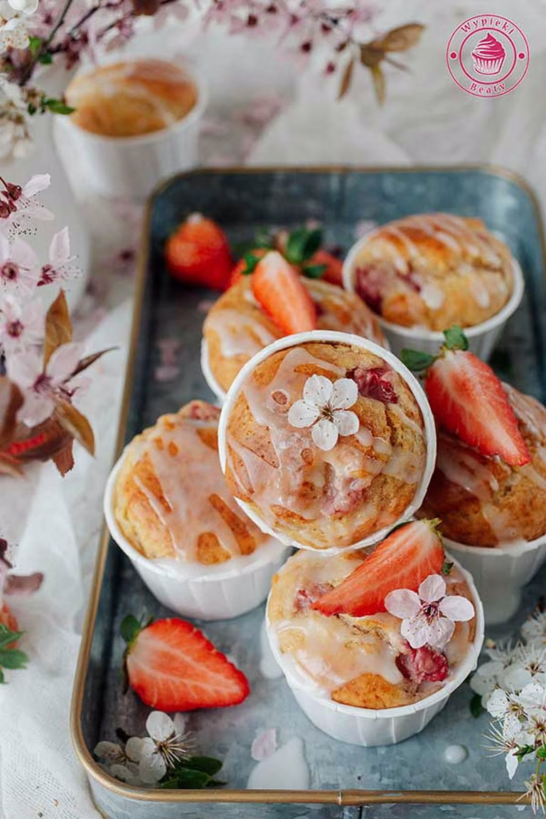 Jogurtowe muffinki z truskawkami