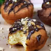 Pączki z czekoladą i orzeszkami