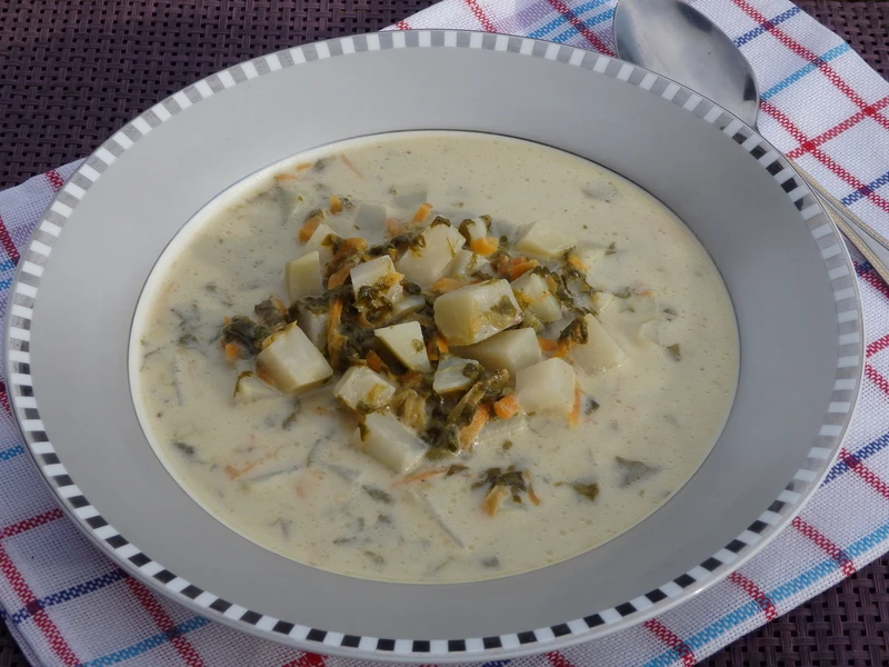 Zupa szczawiowa z kalarepą