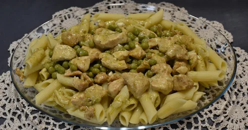 Penne z kurczakiem i Pesto zielonym