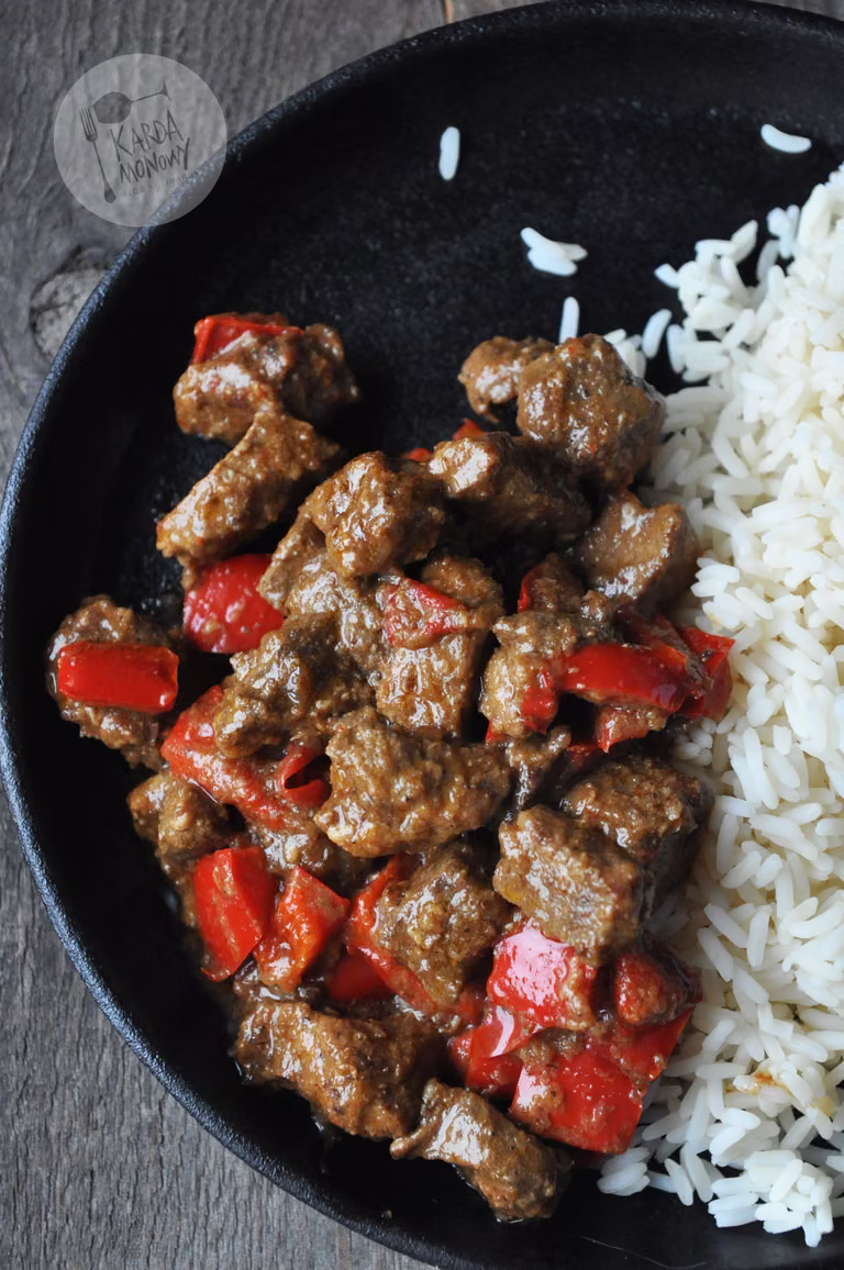 Wieprzowina Vindaloo z papryką