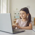 Koniec nauki „na pamięć”? Nadchodzą duże zmiany w szkołach!