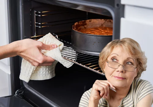 Sernik nie opadnie, jeśli zrobisz TO! Mało kto zna ten patent babci