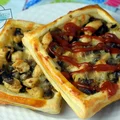 Przekąska z ciasta francuskiego z kurczakiem i pieczarkami