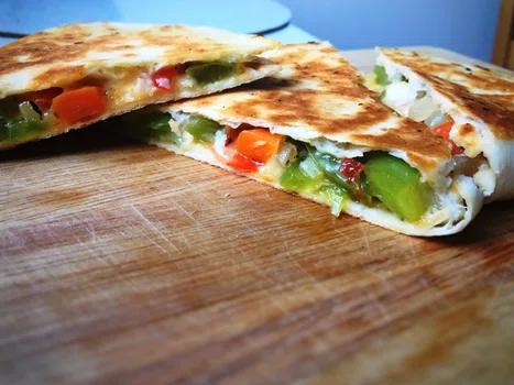 QUESADILLAS Z WARZYWAMI