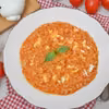 "Risotto alla pizzaiola" z sosem pomidorowym i serem mozzarella