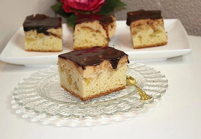 Proste ciasto z jabłkami