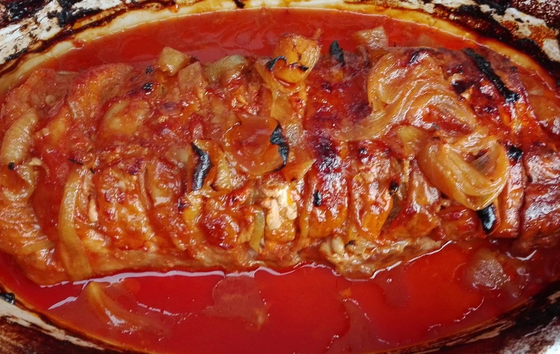 Pieczeń ze schabu w majonezie i ketchupie