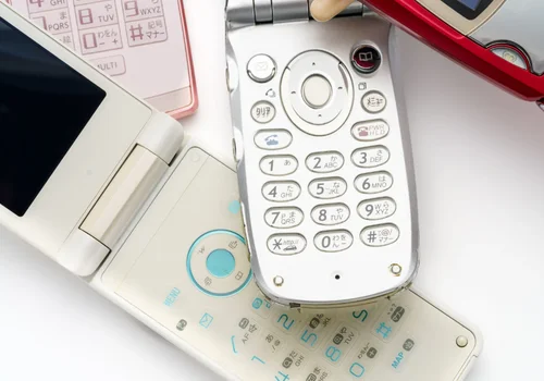 Nie ma wyjścia - te osoby będą musiały kupić nowy telefon! Operatorzy wyłączają sieć w całej Polsce