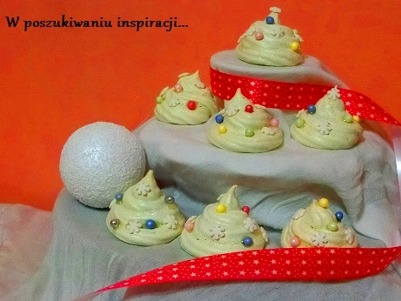 Bezowe choinki