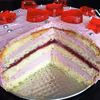 Walentynkowy tort truskawkowy