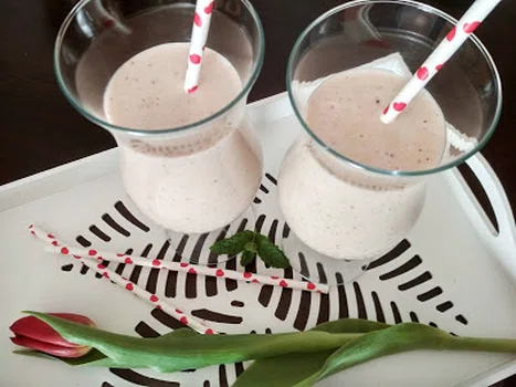 Shake z lodami truskawkowymi.