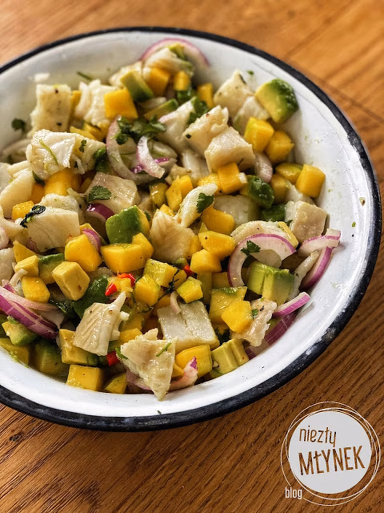 Ceviche z halibuta z mango i avocado