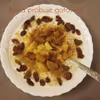 Owsianka z bakaliami, jabłkiem i cynamonem