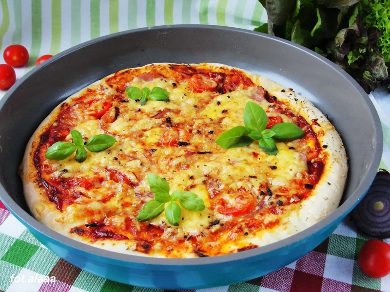 Pizza z patelni