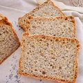 Chleb gryczano-razowy z makiem