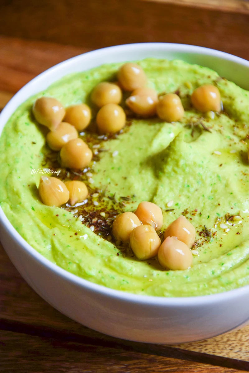 Hummus z natką pietruszki