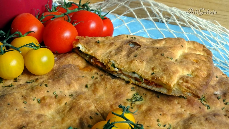 Nadziewany włoski chlebek na ricottcie