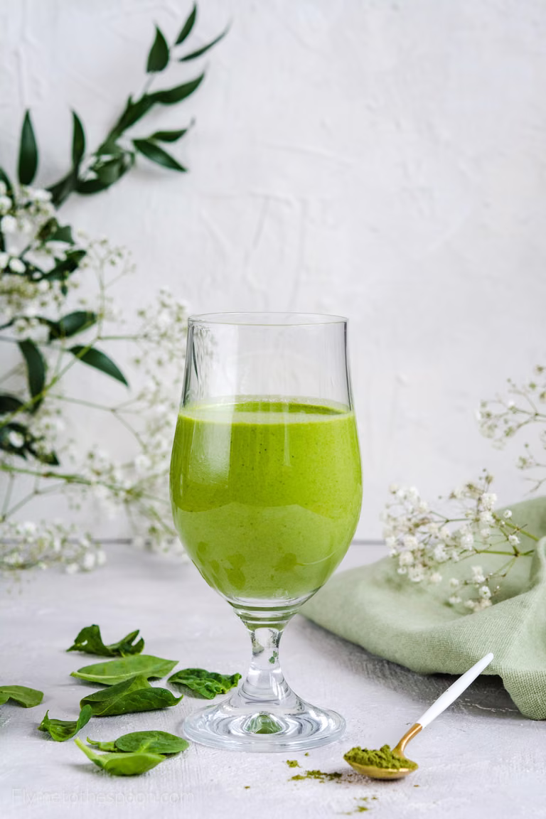 Zielone smoothie konopne – wegański koktajl bananowy