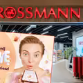 Dmuchnij w telefon i wygraj!? Nowa akcja Rossmanna zaskakuje klientów!