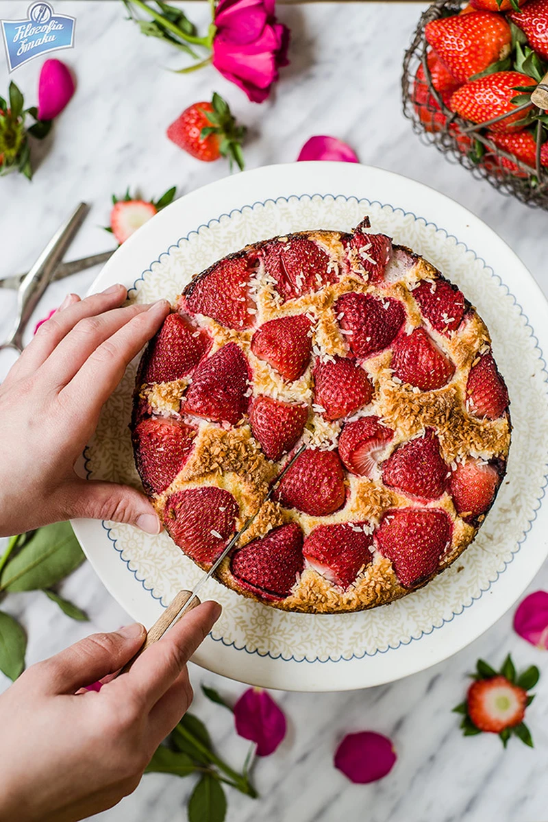 Ciasto kokosowe z truskawkami ( BEZ GLUTENU)