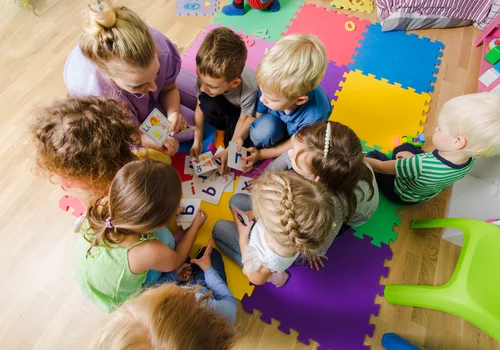 Przedszkola bez pedagogów? Rodzice i nauczyciele oburzeni!