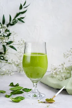Zielone smoothie konopne – wegański koktajl bananowy