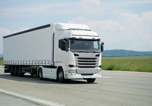 Dzień Tira: Znaczenie, Historia i Przyszłość Transportu Ciężarowego