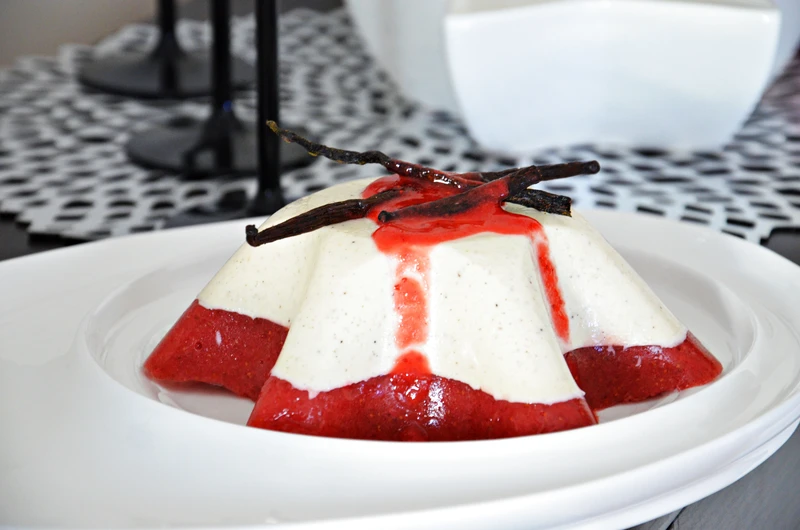 ,,TRUSKAWKOWA PANNA COTTA’’