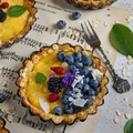 Owsiane tartaletki z budyniem i borówkami amerykańskimi (bez glutenu)