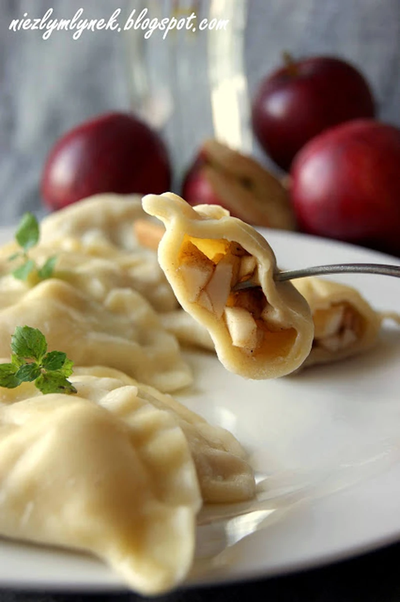 Pierogi na słodko z jabłkiem i cynamonem