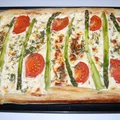Tarta ze szparagami i pomidorami