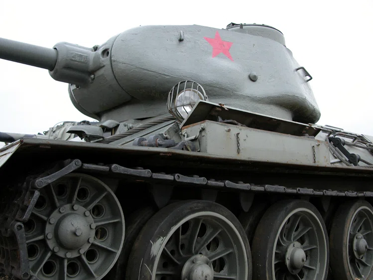 Zdjęcie Jak odpalić rosyjski czołg? Jak się nim poruszać? #1