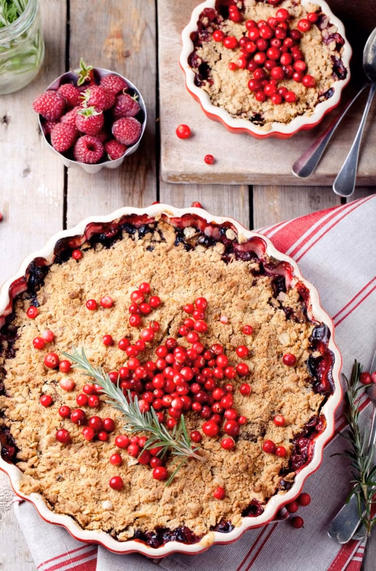 Crumble z żurawiną i rozmarynem