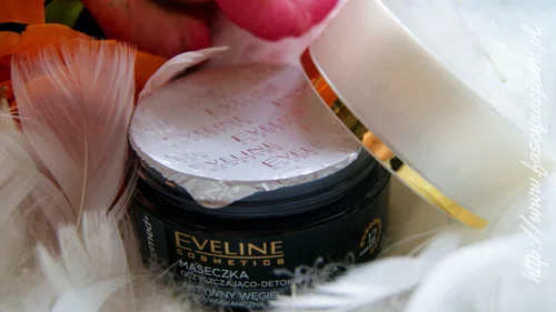 Czarny diament, czyli nowa maseczka Eveline Cosmetics