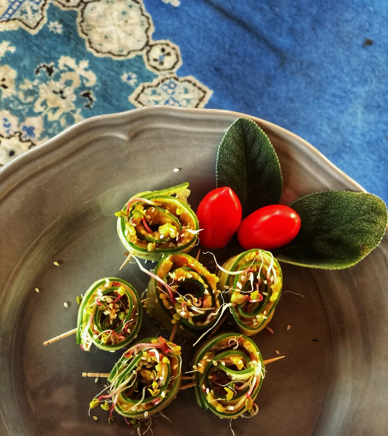 Rollsy z ogórka i kimchi