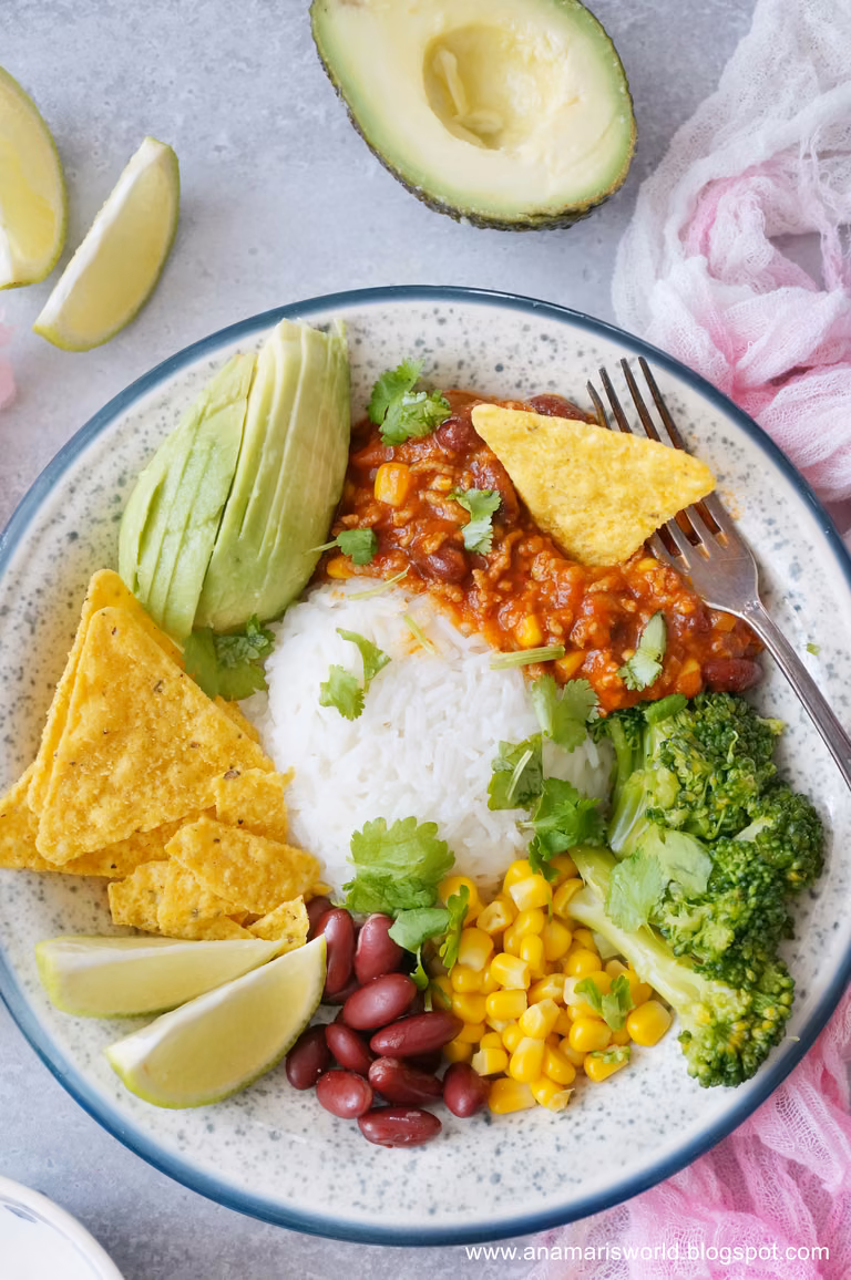 Chili con carne bowl