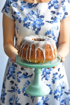 CYTRYNOWA BABKA Z LUKREM NA WIELKANOC
