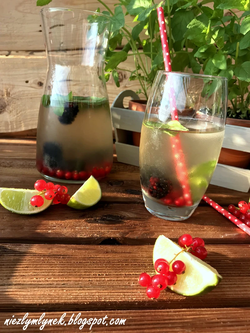 Lemoniada kokosowa