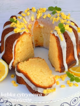 wilgotna  babka cytrynowa na śmietanie