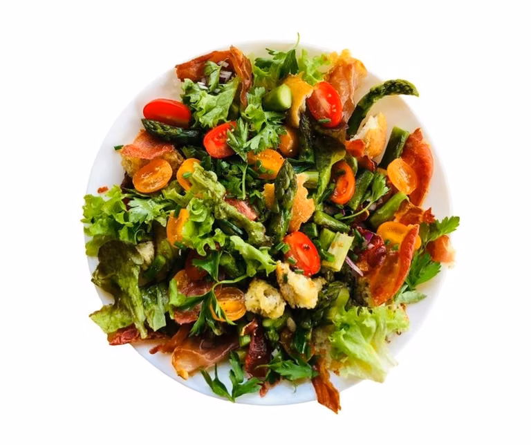 Panzanella ze szparagami