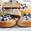Drożdżówki z serem i jagodami