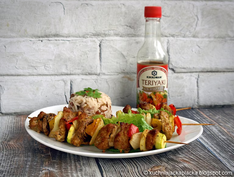 Szaszłyki z polędwicy w marynacie teriyaki