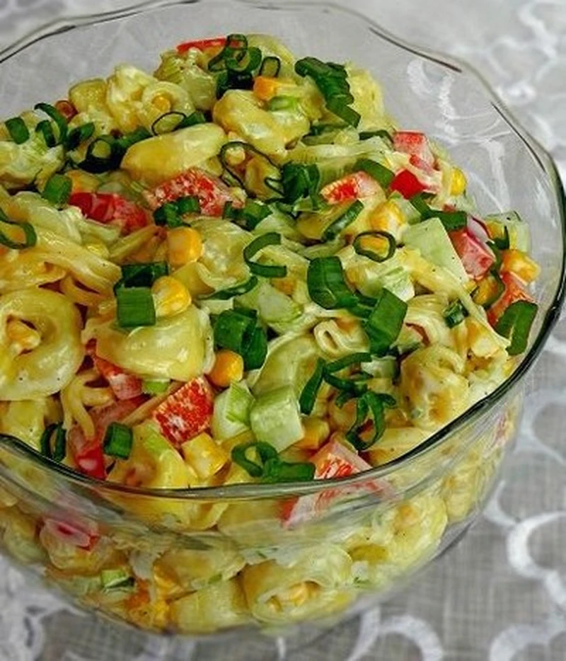Sałatka z pierożkami tortellini