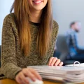 2 tys. złotych dodatku dla tych pracowników! Wypłata nowego świadczenia do końca lipca 2025